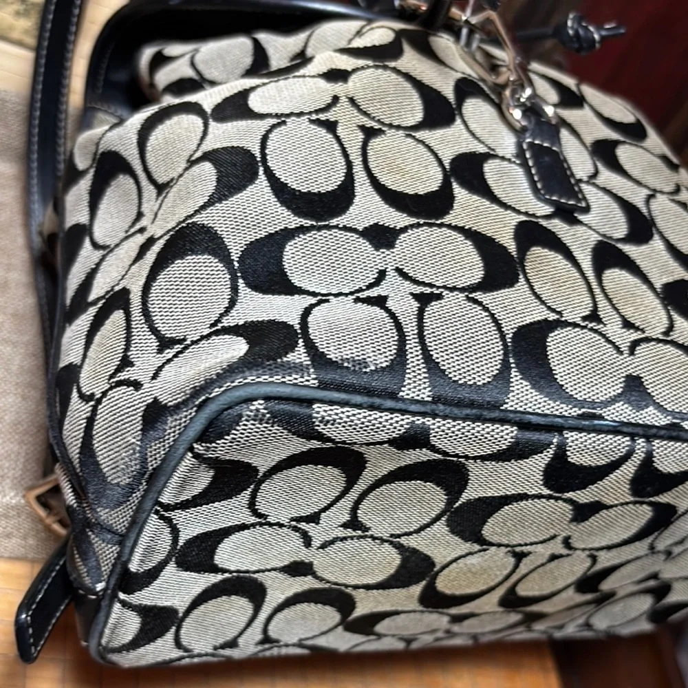 Coach Black Grey Signature Backpack 8”Lx10”Hx4.75W Silver Metal Clip GUC 2002 - Picture 7 of 17